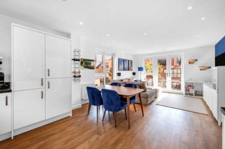 Myers Court, Reynard Way, Brentford, Image 3