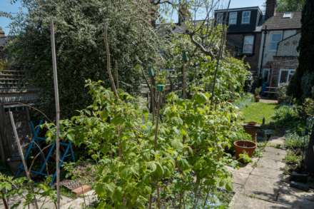 Lateward Road, Brentford, Image 12