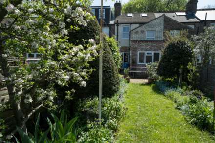 Lateward Road, Brentford, Image 14