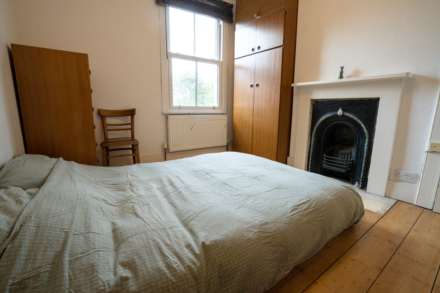 Lateward Road, Brentford, Image 9