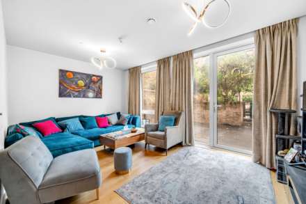 Isambard Court, Boaters Avenue, Brentford Lock West, Image 2
