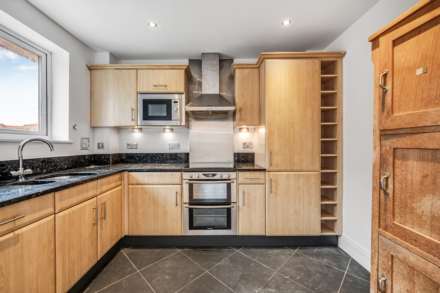 Dorey House, High Street, Brentford Lock, Image 3