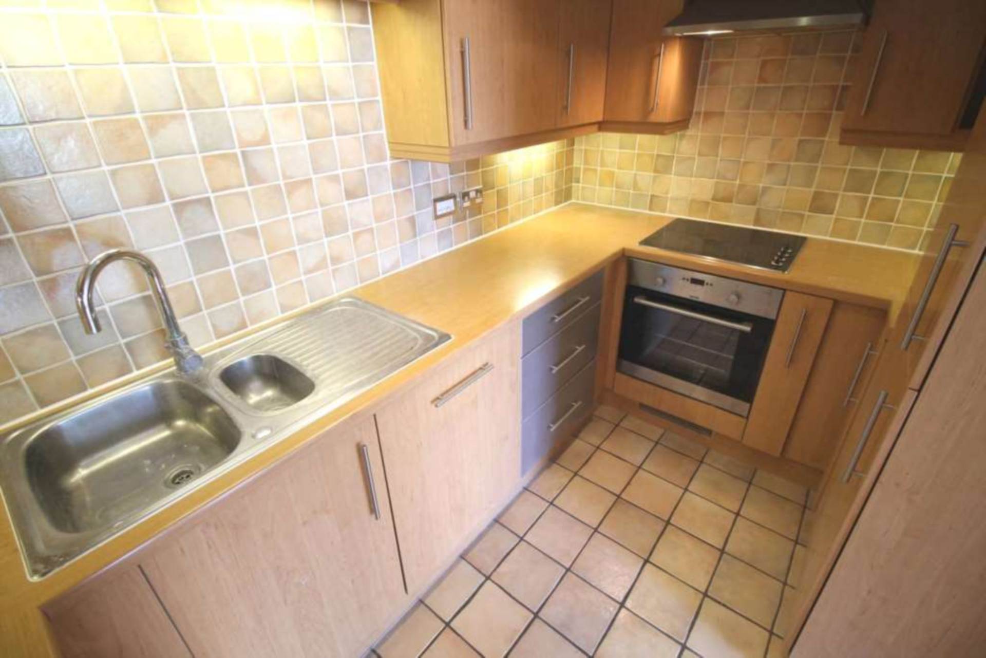 Holland Gardens, Brentford, Image 4