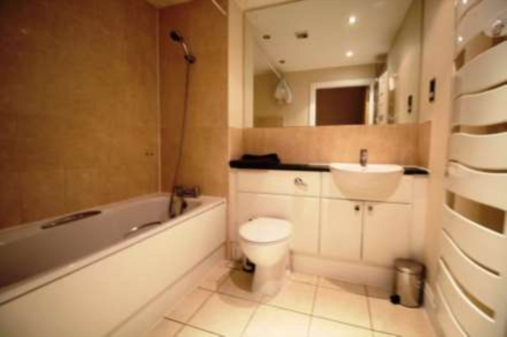 Holland Gardens, Brentford, Image 6