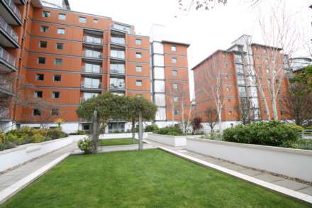 Holland Gardens, Brentford, Image 2