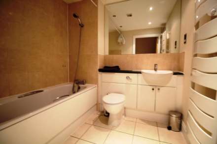 Holland Gardens, Brentford, Image 6