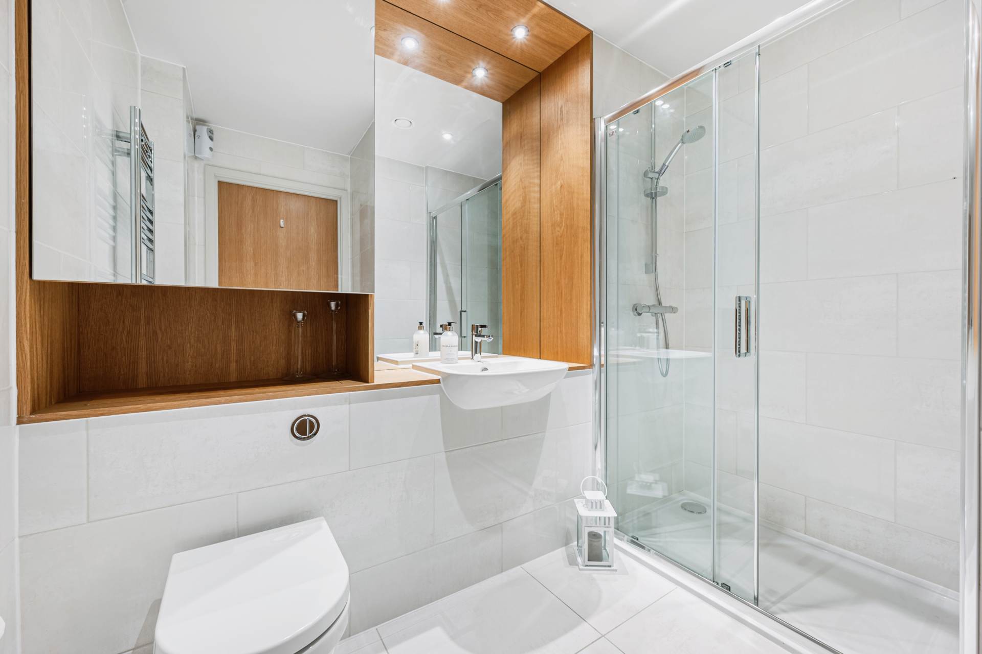 Isambrand Court, Brentford, Image 12