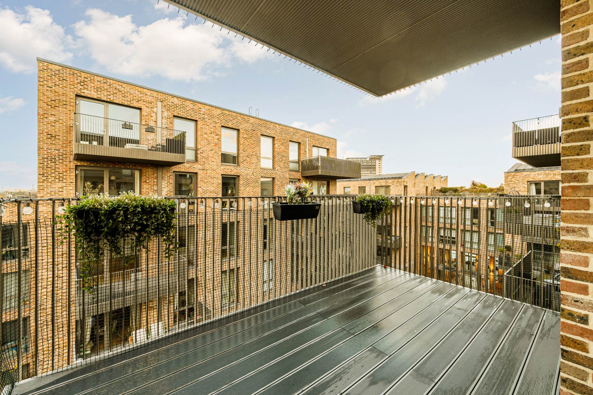 Isambrand Court, Brentford, Image 7