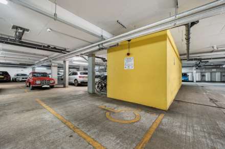 Isambrand Court, Brentford, Image 13