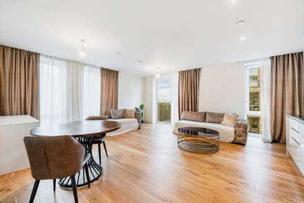 Isambrand Court, Brentford, Image 3