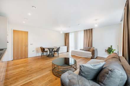 Isambrand Court, Brentford, Image 4