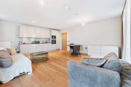 Isambrand Court, Brentford, Image 5