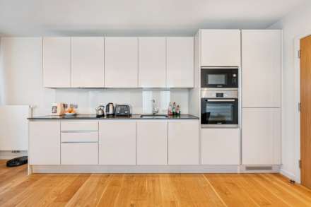 Isambrand Court, Brentford, Image 6