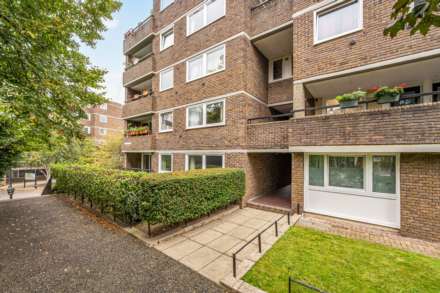 Nero Court, Brentford Dock