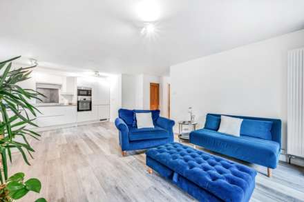Nero Court, Brentford Dock, Image 5