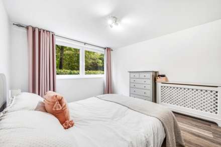 Nero Court, Brentford Dock, Image 8