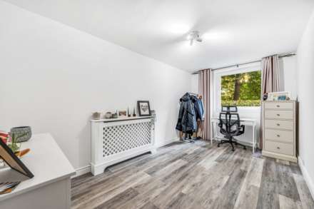 Nero Court, Brentford Dock, Image 9