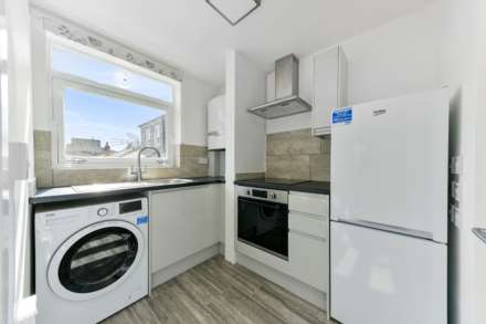 West Park, Ealing Broadway, Image 1