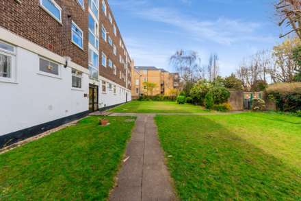 West Park, Ealing Broadway, Image 5