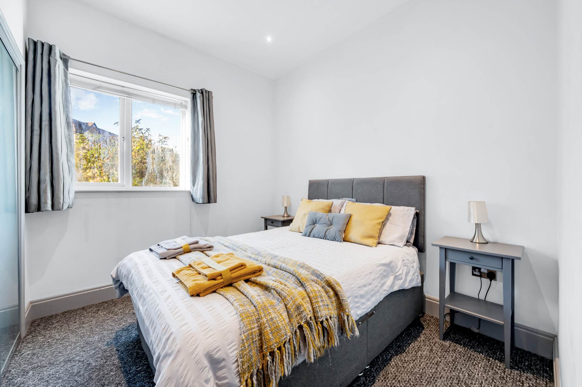 Oakbark House, Brentford, Image 9