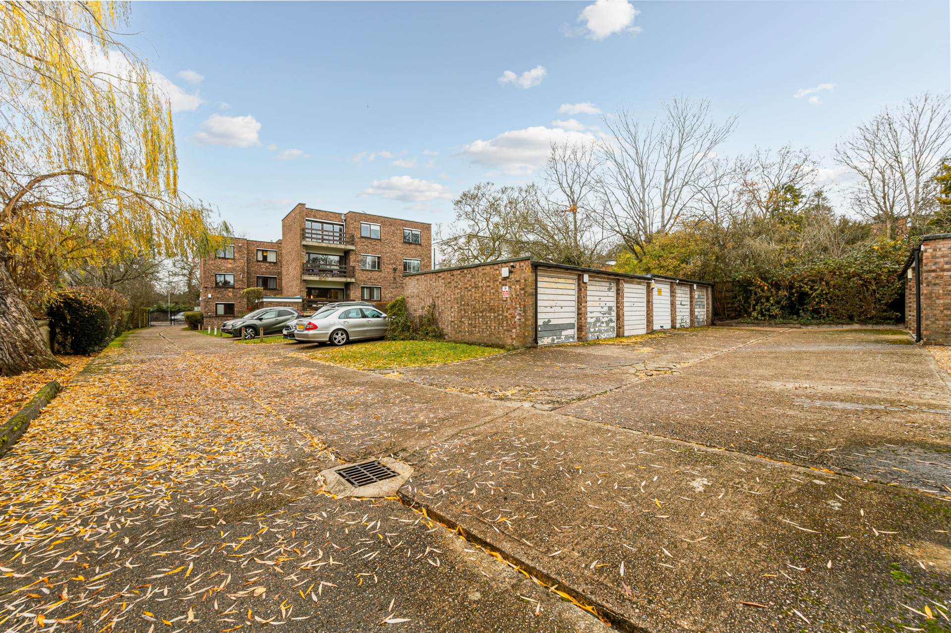 Hanger Lane, London, Image 10