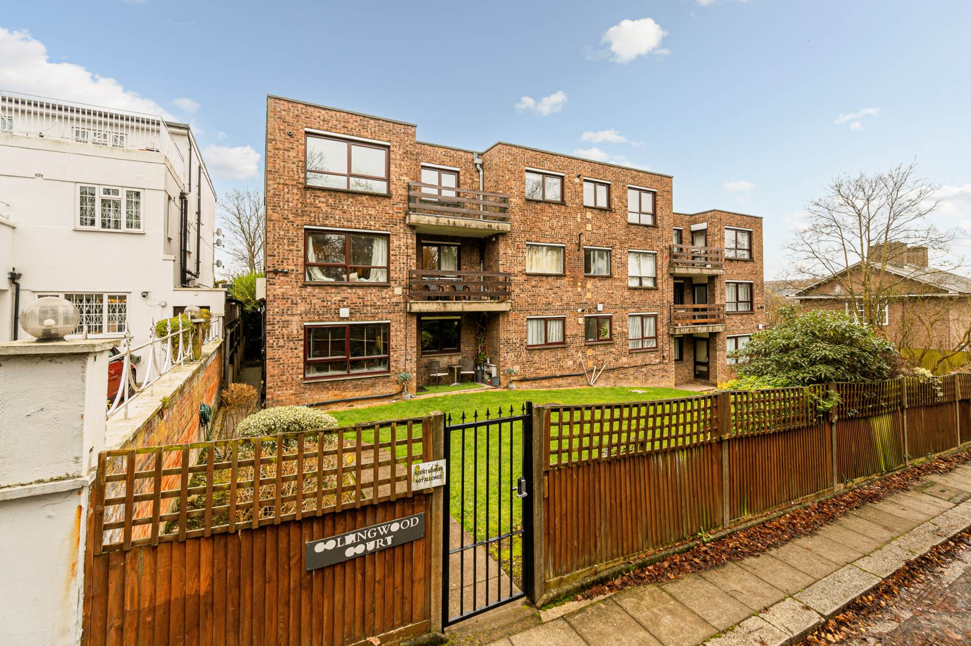 Hanger Lane, London, Image 12