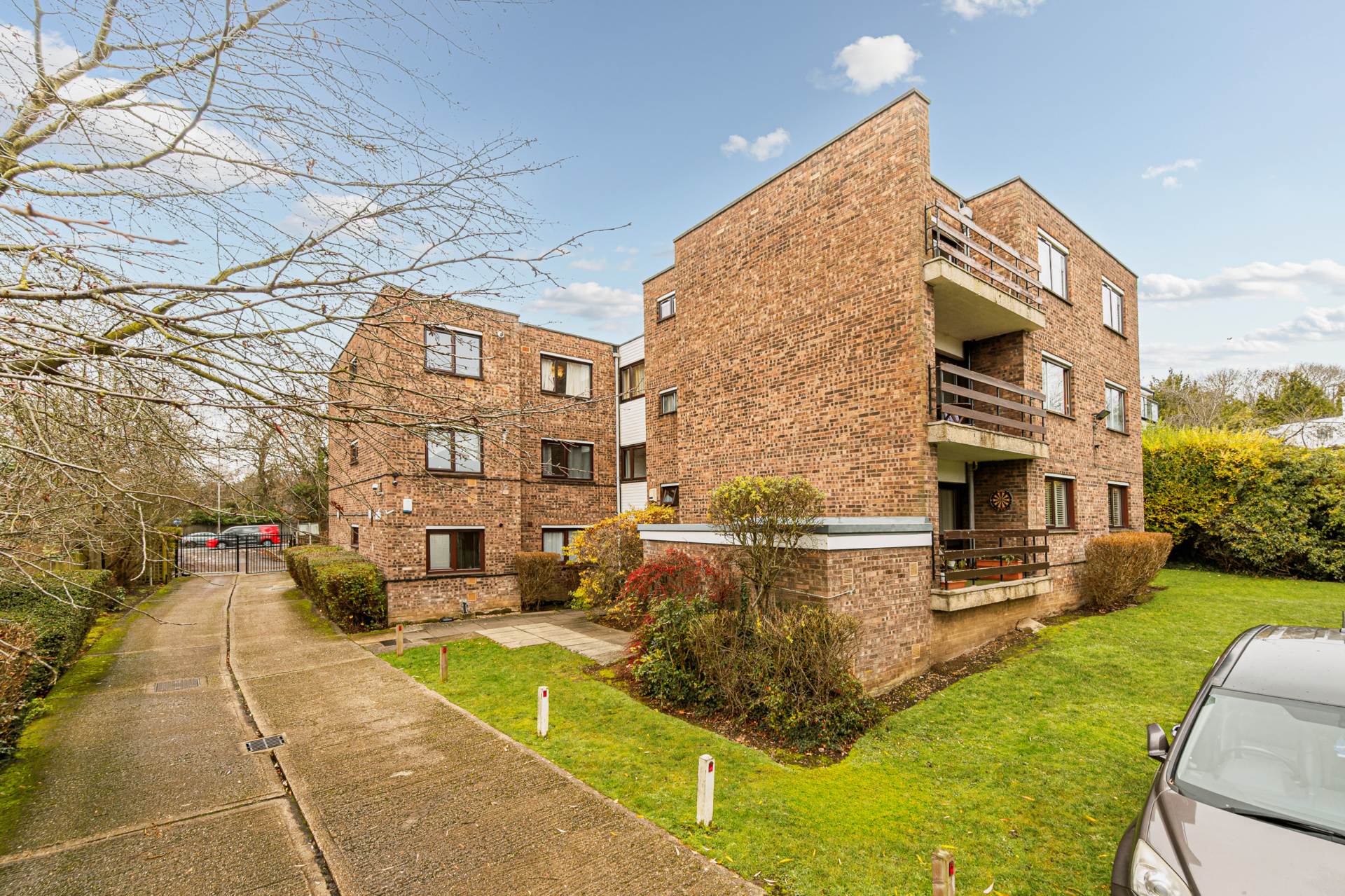 Hanger Lane, London, Image 8