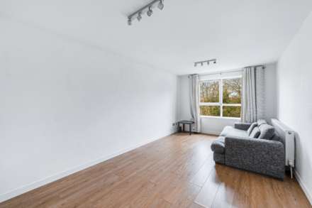 Hanger Lane, London, Image 4