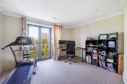 Penthouse, 'The Island', Tallow Road, Brentford, Image 10