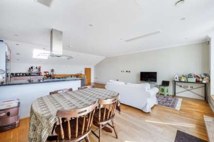 Penthouse, 'The Island', Tallow Road, Brentford, Image 5