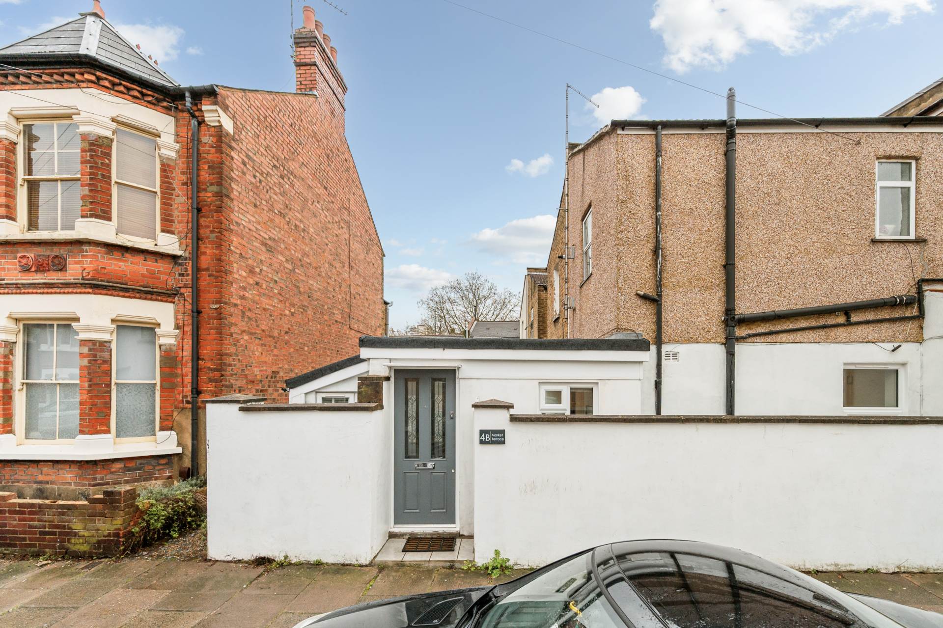 Market Terrace, Albany Road, Brentford, Image 2