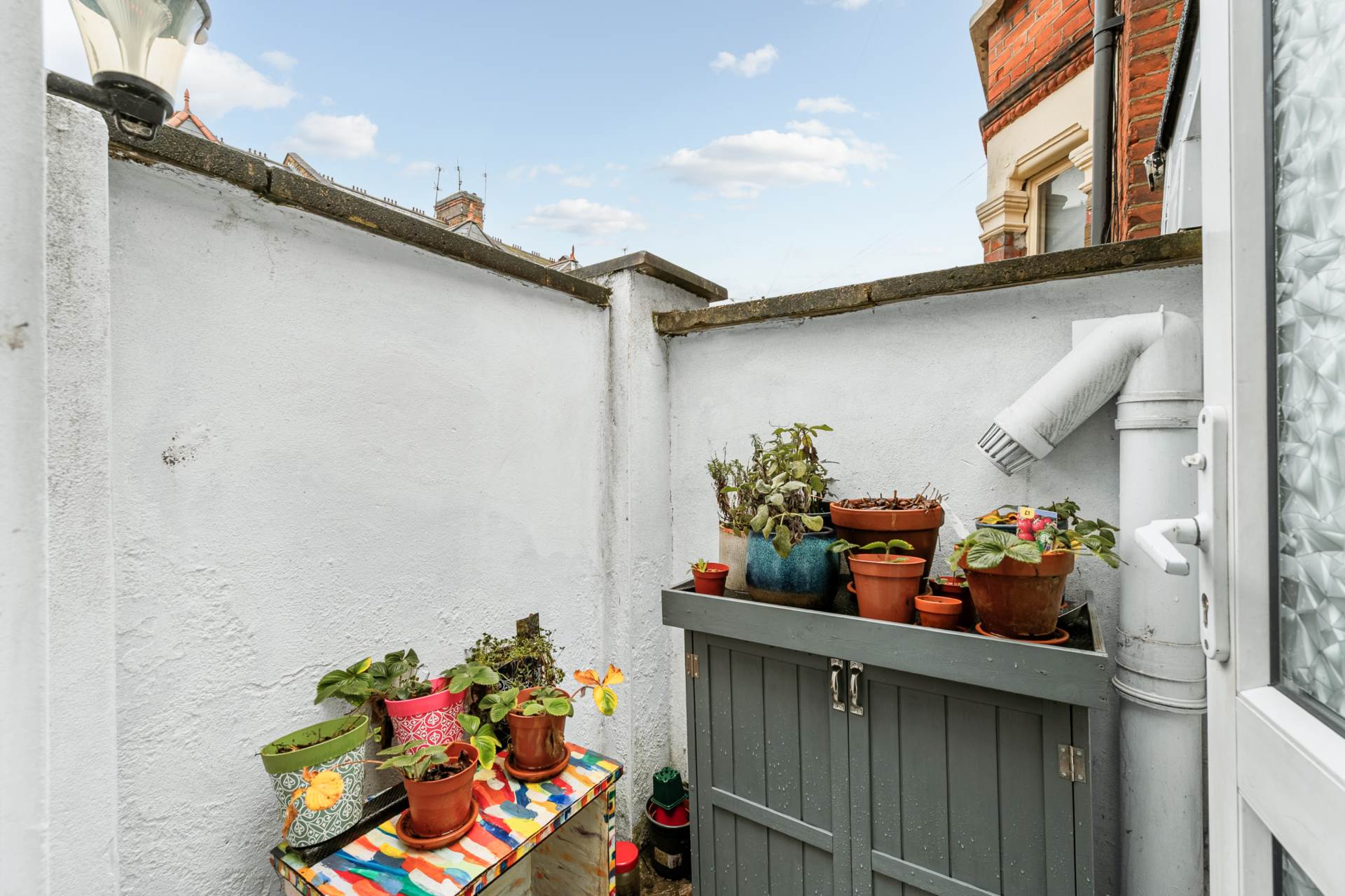 Market Terrace, Albany Road, Brentford, Image 5