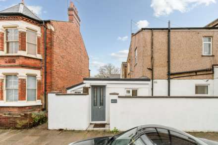 Market Terrace, Albany Road, Brentford, Image 2