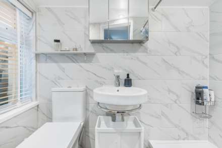 Market Terrace, Albany Road, Brentford, Image 8