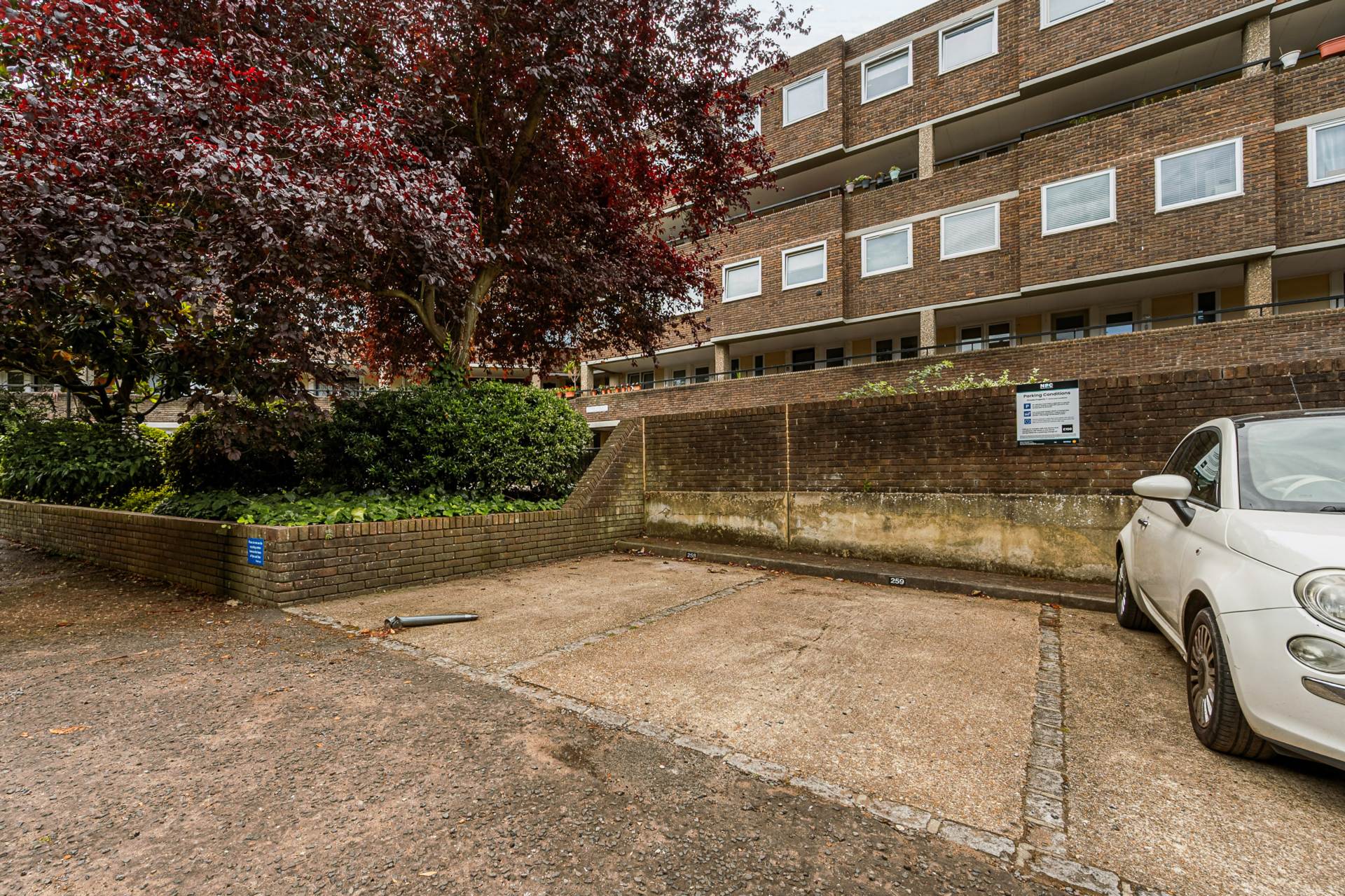 Nero Court, Brentford, Image 14