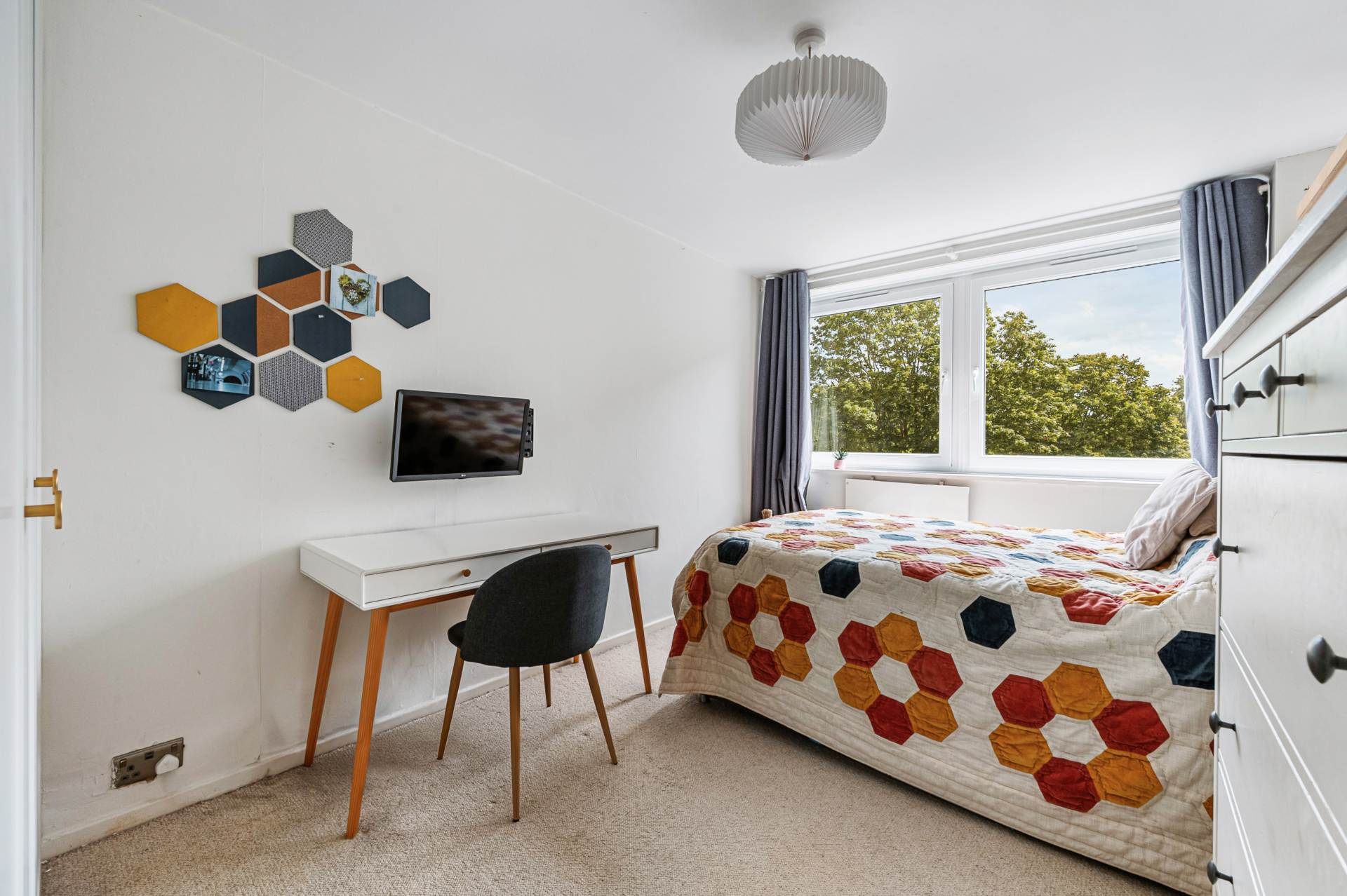Nero Court, Brentford, Image 6