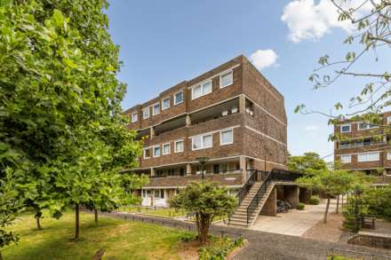 Nero Court, Brentford, Image 2