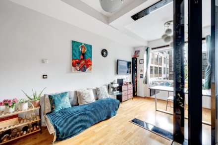 Wallis House, Great West Quarter, Brentford, Image 4