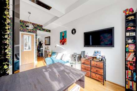 Wallis House, Great West Quarter, Brentford, Image 5