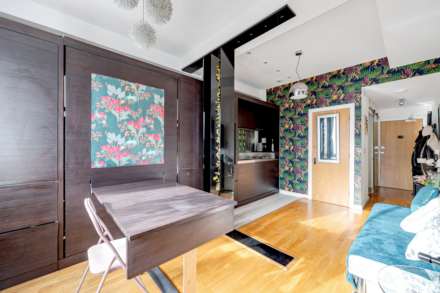 Wallis House, Great West Quarter, Brentford, Image 7