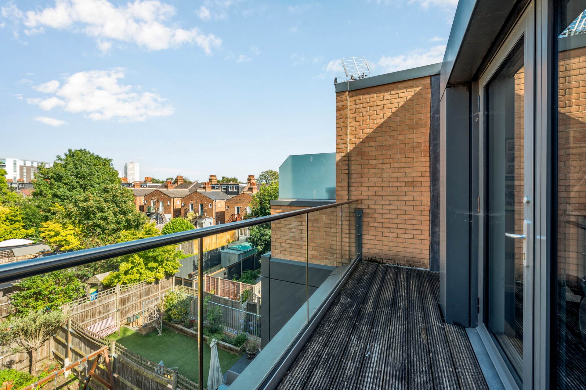 Brook Lane North, Brentford, Image 12