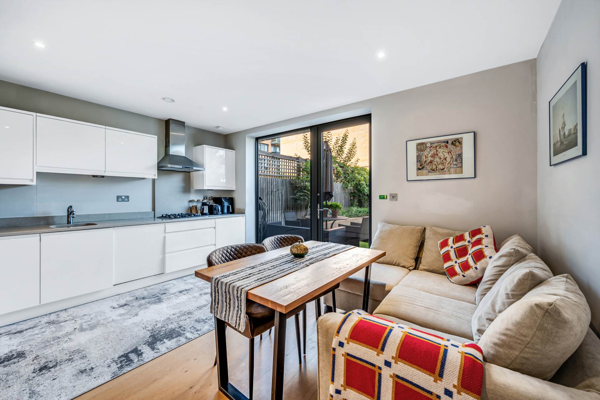 Brook Lane North, Brentford, Image 4