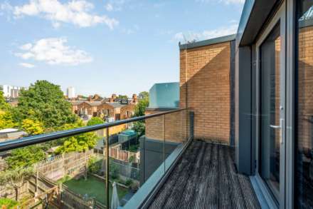 Brook Lane North, Brentford, Image 12