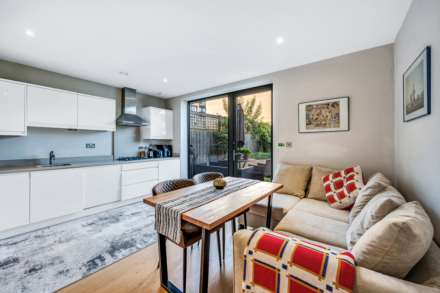 Brook Lane North, Brentford, Image 4