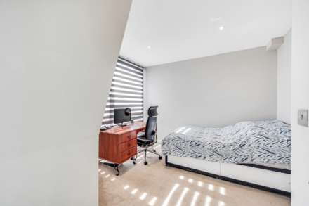 Brook Lane North, Brentford, Image 8