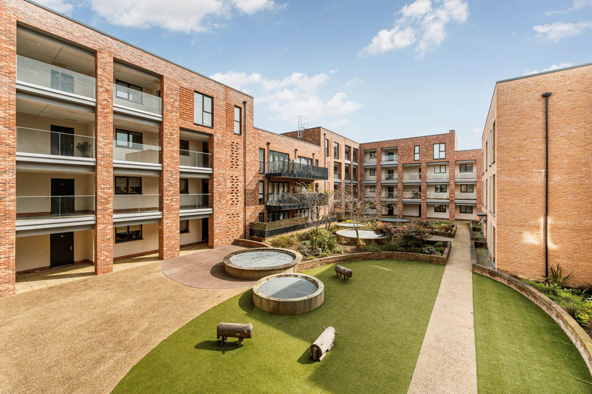 Myers Court, Brentford, Image 11