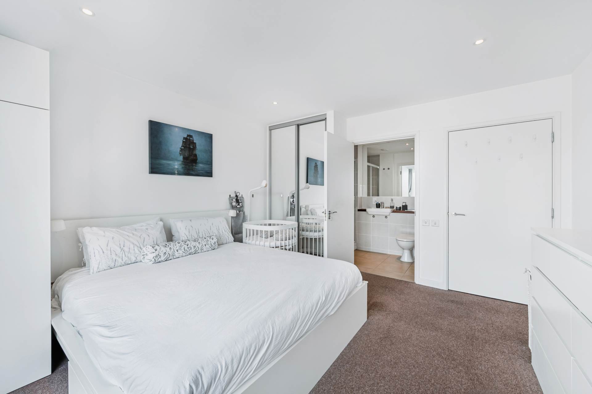 Myers Court, Brentford, Image 17