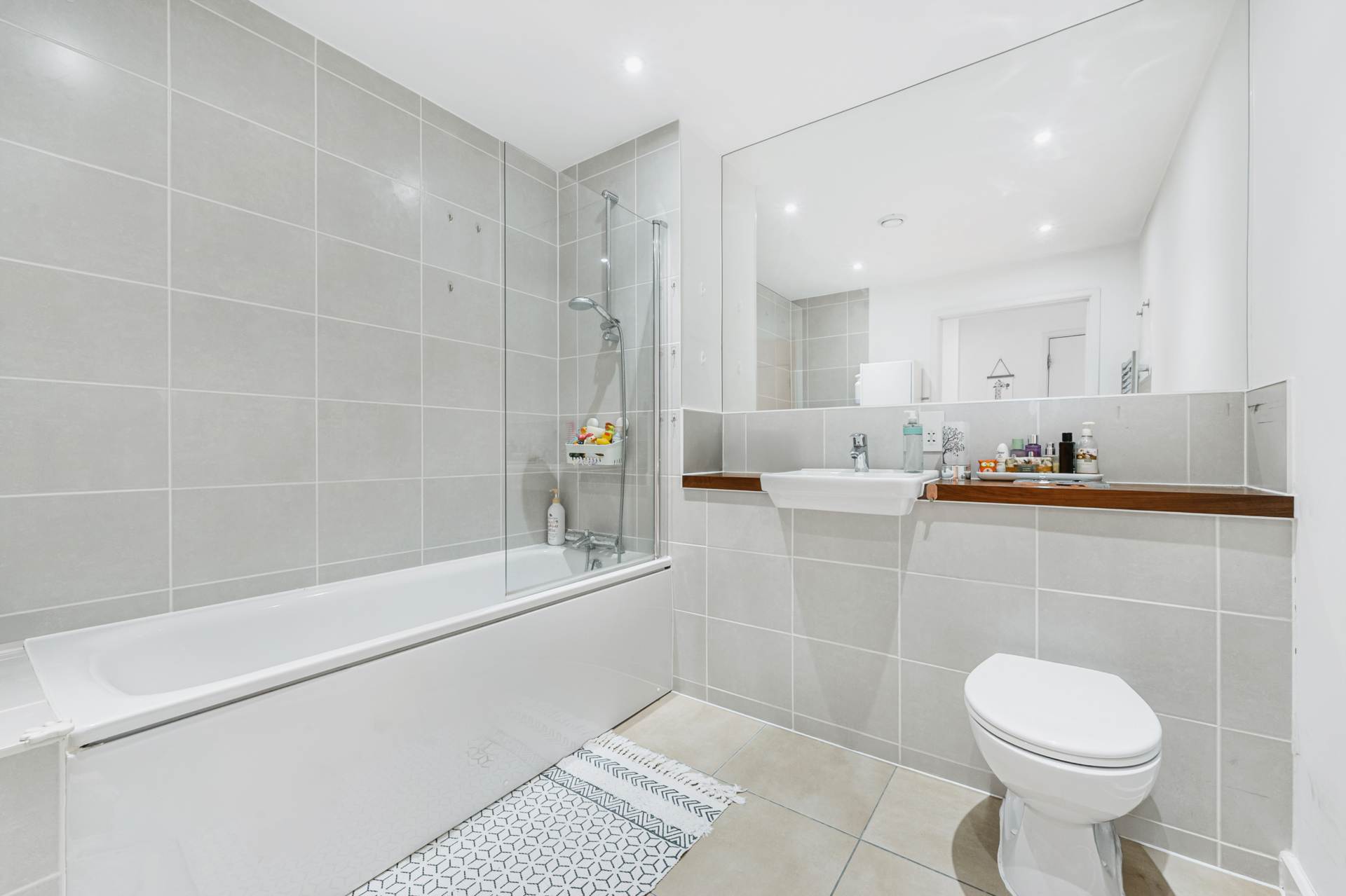 Myers Court, Brentford, Image 8