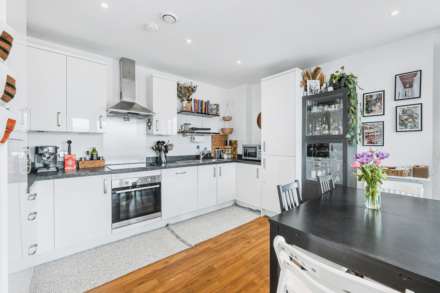 Myers Court, Brentford, Image 14