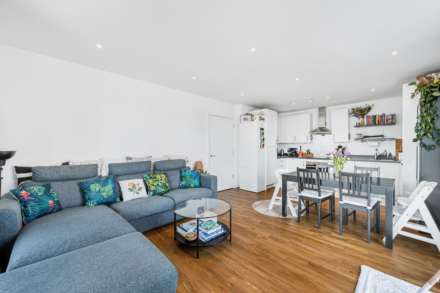 Myers Court, Brentford, Image 15